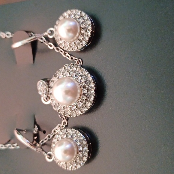 NEW! Bridal Set - earrings /necklace faux pearls /faux diamonds  5747 - Picture 2 of 5
